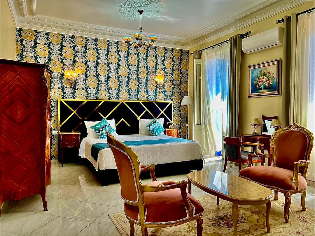 Hôtel de l'Étoile - Tour d'Hôtel